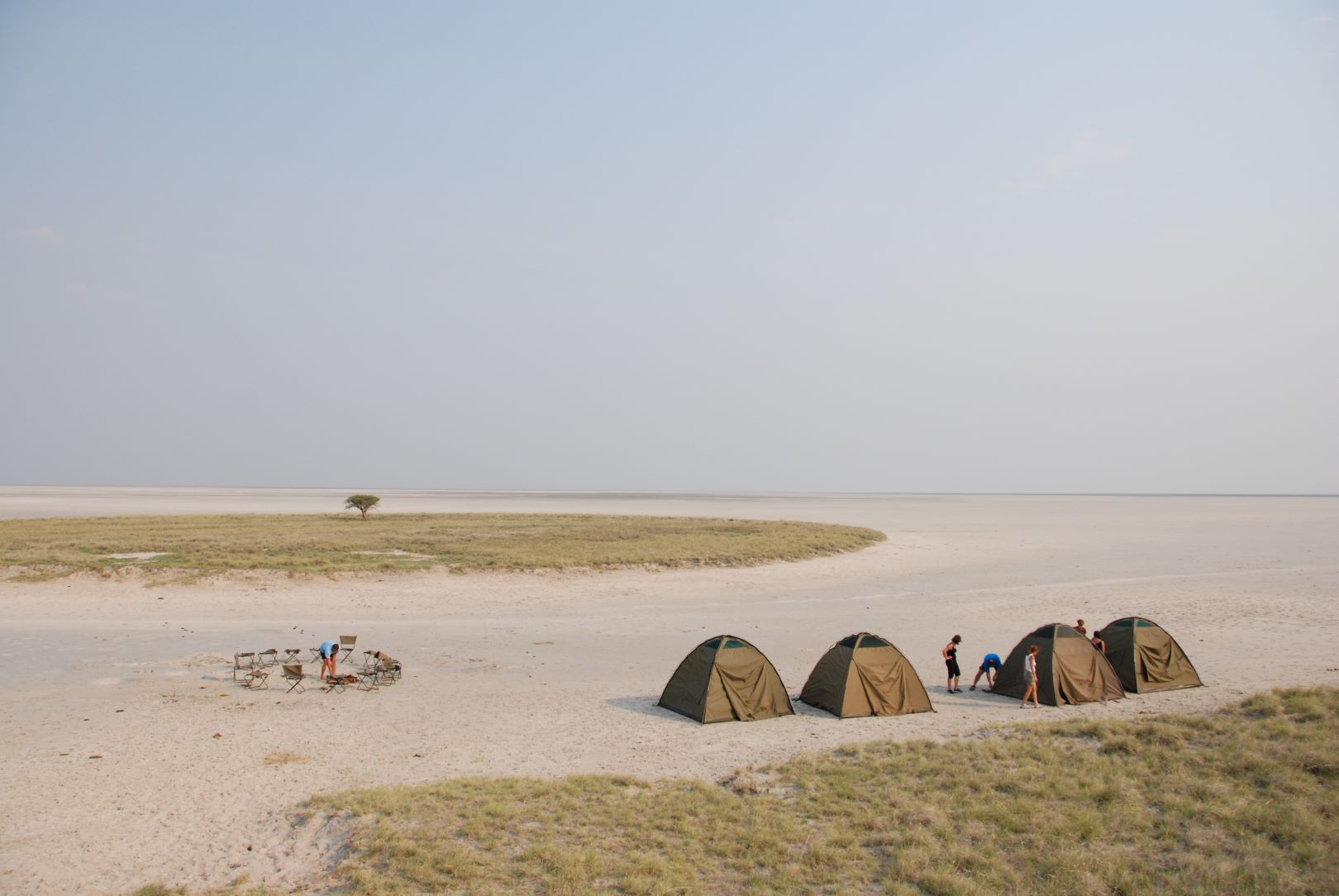 Botswana_Camping_at_the_Salt_Pans