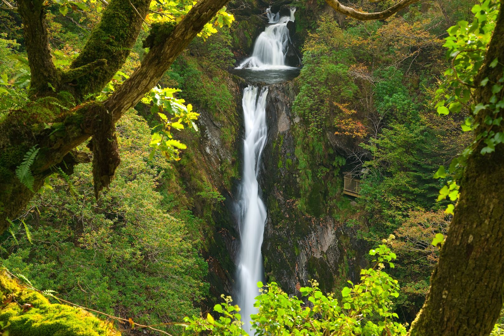 Wales_Rhaedr_Mynach_Wasserfall