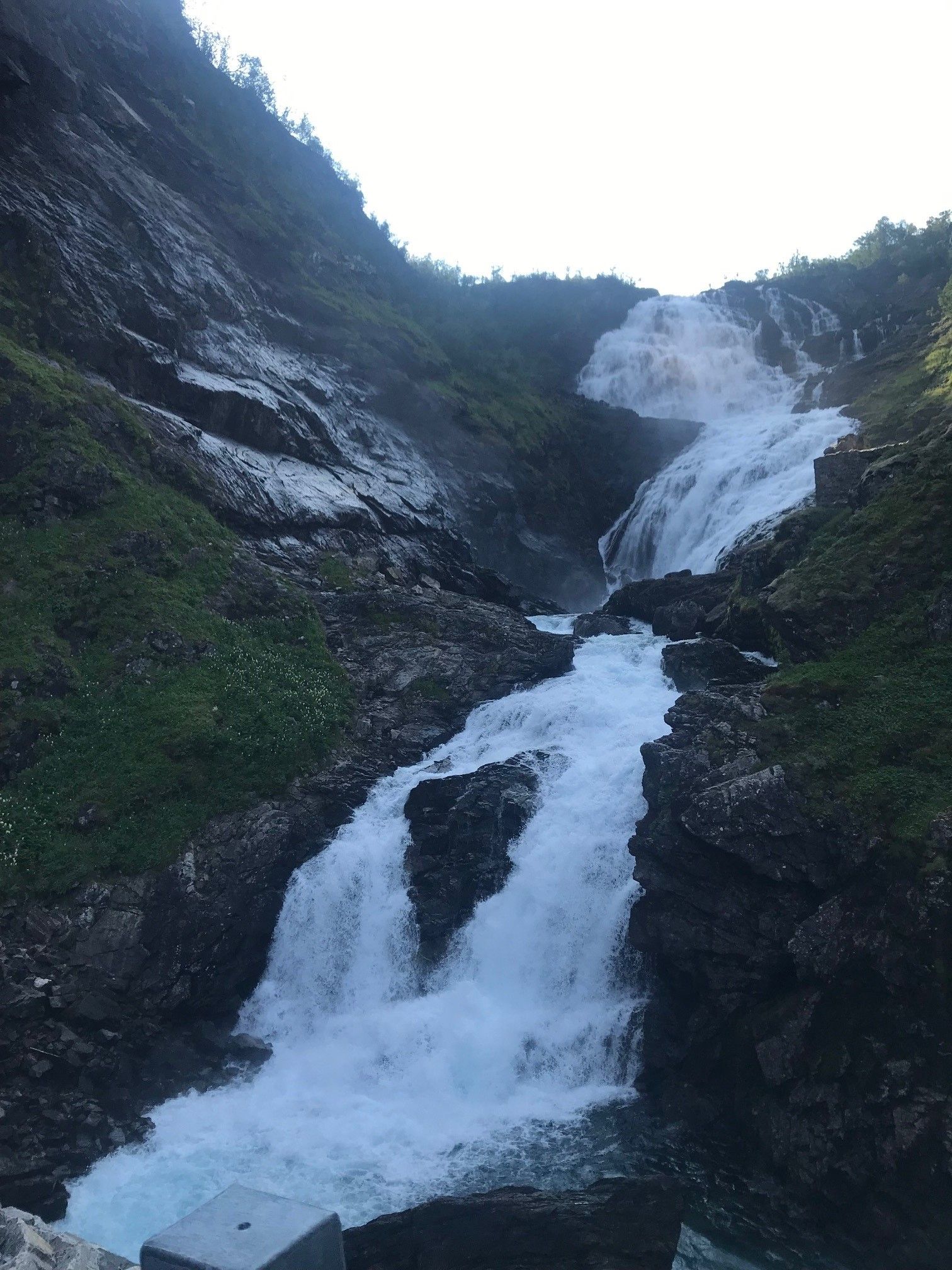 Wasserfall bei Vatna Halsen